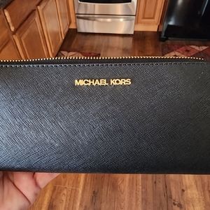 Jet Set Travel Large Saffiano Leather Quarter-Zip Wallet